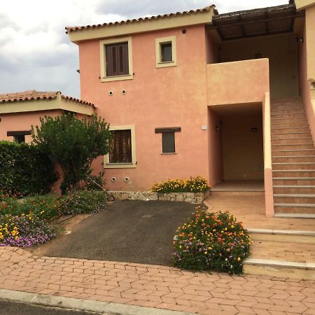 Casa Vacanza A Porto Istana Murta Maria Bagian luar foto