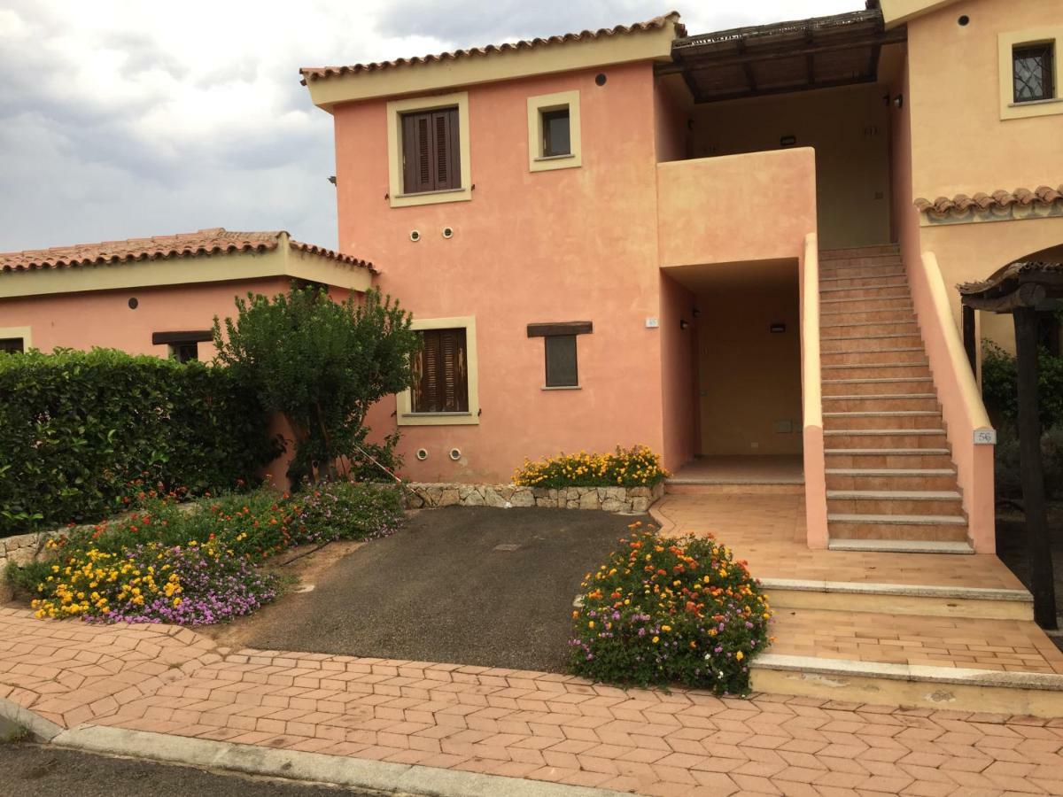 Casa Vacanza A Porto Istana Murta Maria Bagian luar foto